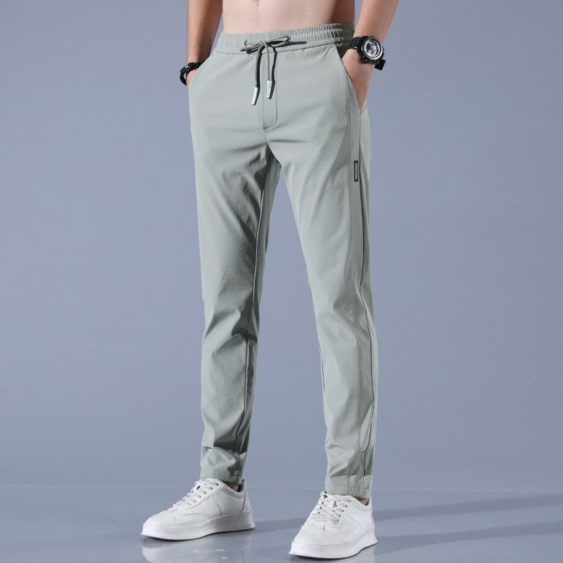 Sahari – Herren Jogginghose Slim Fit mit Kordelzug & Taschen