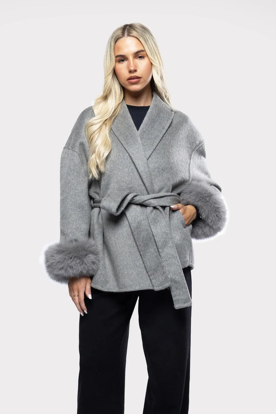 Sahari - Damen Wickelmantel | Luxuriöses Imitatfell, Zeitloses Design