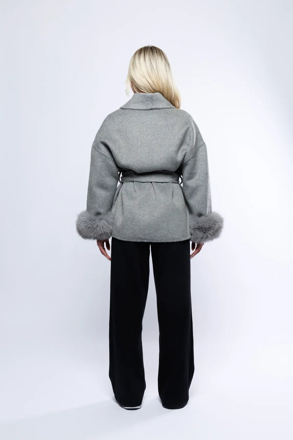 Sahari - Damen Wickelmantel | Luxuriöses Imitatfell, Zeitloses Design
